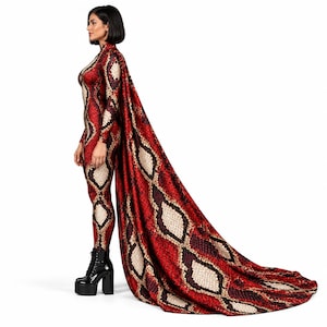 Combinaison intégrale rave, combinaison en lycra imprimée python rouge et crème avec longue cape