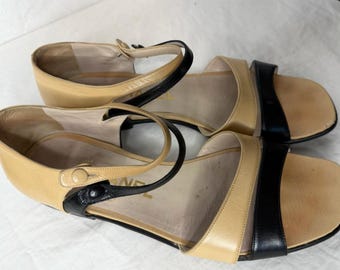 Chanel Vintage Cruise 1999 Beige Black Double Strap Peep Toe Shoe Size 37.5