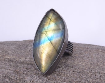 strong flash labradorite ring, natural labradorite gemstone ring, sterling silver handmade ring, marquise shape stone ring, adjustable ring