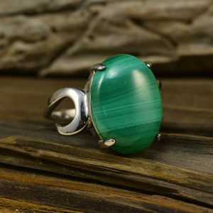 green malachite ring,copper ring,malachite jewelry,genuine malachite, gemstone ring ,birth stone ring ,green ring,green jewelry--size 7