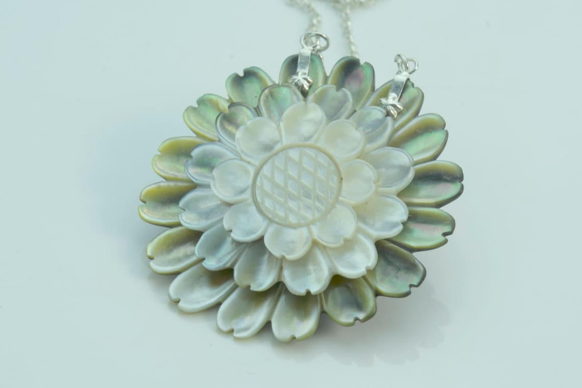 Sunflower Shell Pendant Necklace Black Lip Shell Flower Etsy