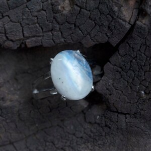 rainbow moonstone ring - rainbow moonstone jewelry - June birthstone ring - white stone statement ring - blue  flash moonstone ring - 6.75