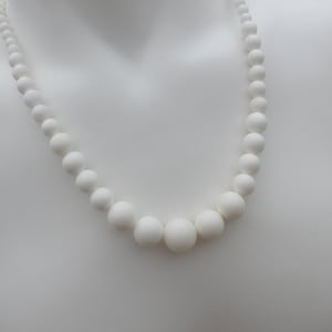 sea shell necklace, tradacna shell white necklace, bridal jewelry, graduation round beads necklace, beaded necklace, white shell necklace