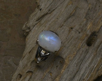 natural moonstone ring - yellow flash rainbow moonstone ring - copper ring - genuine gemstone ring - healing stone ring - size 8