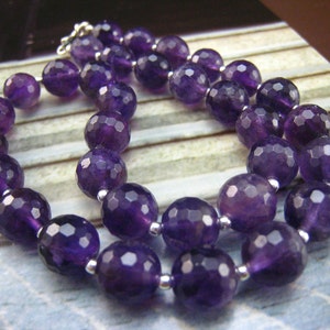 lila Amethyst Halskette, handgemachter violetter Edelstein Schmuck, hochwertige Amethyst Charms, schöne Geschenke für Sie
