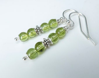 pendientes de peridoto, joyas de piedras preciosas de peridoto natural, pendientes colgantes de peridoto genuinos, joyas de piedra verde, post joyería, regalo para ella