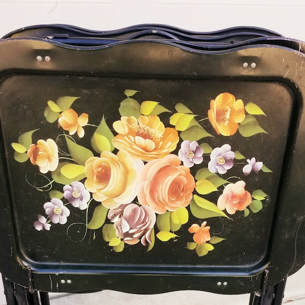 Shabby Set of 4 Metal  TV Trays  Black Roses Floral