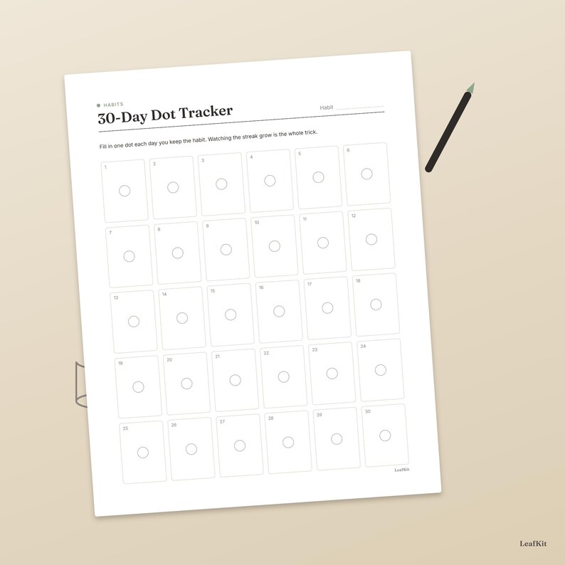 Pode incluir: Uma folha de rastreamento de h&aacute;bitos 30-Day Dot Tracker branca com texto preto e uma grade de trinta caixas numeradas, cada uma contendo um pequeno c&iacute;rculo. O cabe&ccedil;alho diz 30-Day Dot Tracker e inclui uma linha para o nome do h&aacute;bito.