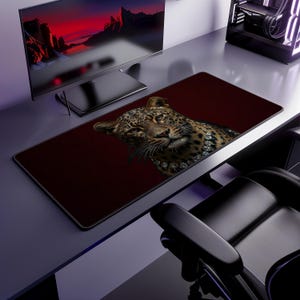 Leopardmusmatta, lyxig djurskrivbordsmatta, juvelbesatt leopardmusmatta för spel, mörkröd djurlivsgåva för spel, stor utökad, elegant PC-uppsättning