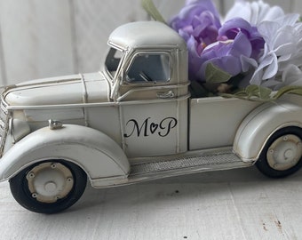 Farmhouse Wedding Truck, Just Married Truck ,Personalized Truck, Bride Groom Truck, Wedding Centerpiece Truck, Table Top Truck, Just Married