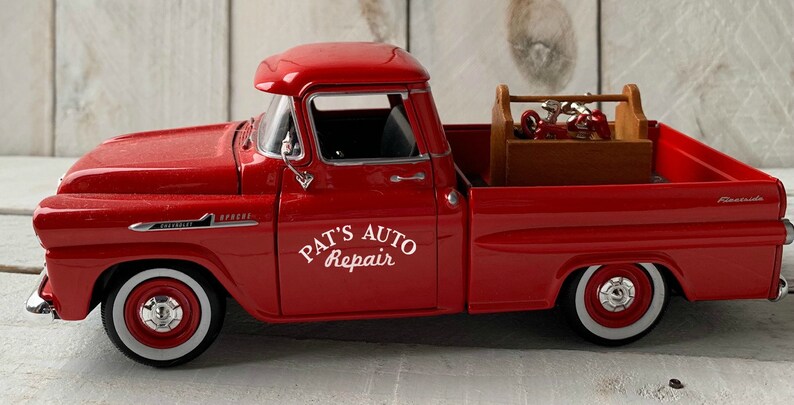 farmhouse metal truck