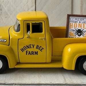 Metal Farm Truck,Personalized Truck,Farm Truck Decor, Honey Bee Truck, Truck Decor,Farmhouse Decor,Farm Truck, Bee Decor, Spring Decor