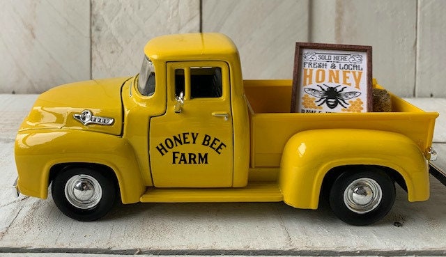 Metal Farm Truck,Personalized Truck,Farm Truck Decor, Honey Bee Truck, Truck Decor,Farmhouse Decor,Farm Truck, Bee Decor, Spring Decor