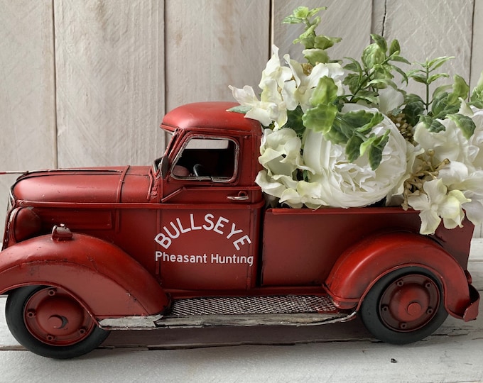 Red Truck Christmas Decor, Farm Truck Christmas Arrangement, Rustic