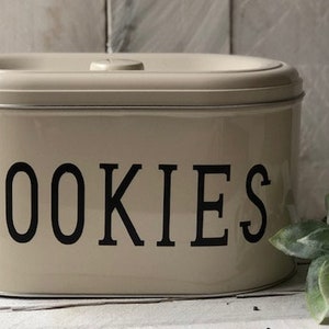 Farmhouse Decor, Farmhouse Bread Box, Metal Cookie Box, Farmhouse Kitchen Decor, Kitchen Decor, Personalized Tin, Metal Cookie Tin