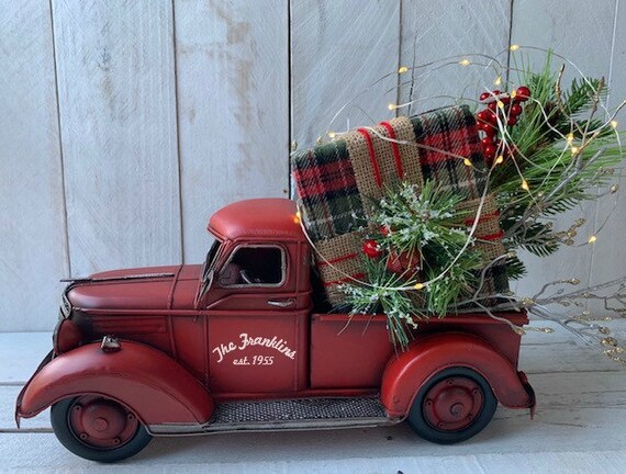 Red Metal Christmas Tree Farm Pickup Truck Decoration Red Metal Christmas Tree Farm Pickup Truck Decoration