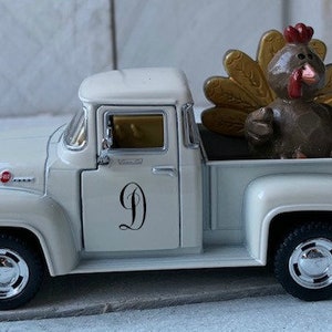 Thanksgiving Truck, Truck Decor, Metal Truck, Farmhouse Decor, Personalized Truck, Thanksgiving Decor, Tiered Tray Decor, Metal Farm Truck