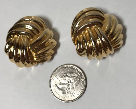 Vintage gold tone clip on wrap earrings - image 2