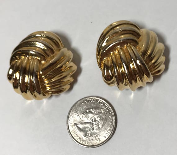 Vintage gold tone clip on wrap earrings - image 7