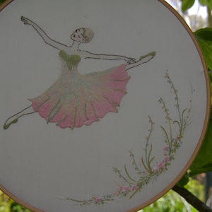 Embroidery design hoop art. Hand Embroidery pattern. Ballerina art. Hand embroidered. dancer embroidery. Modern hand embroidery pattern