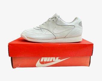 classic nike shoes 1980s women's