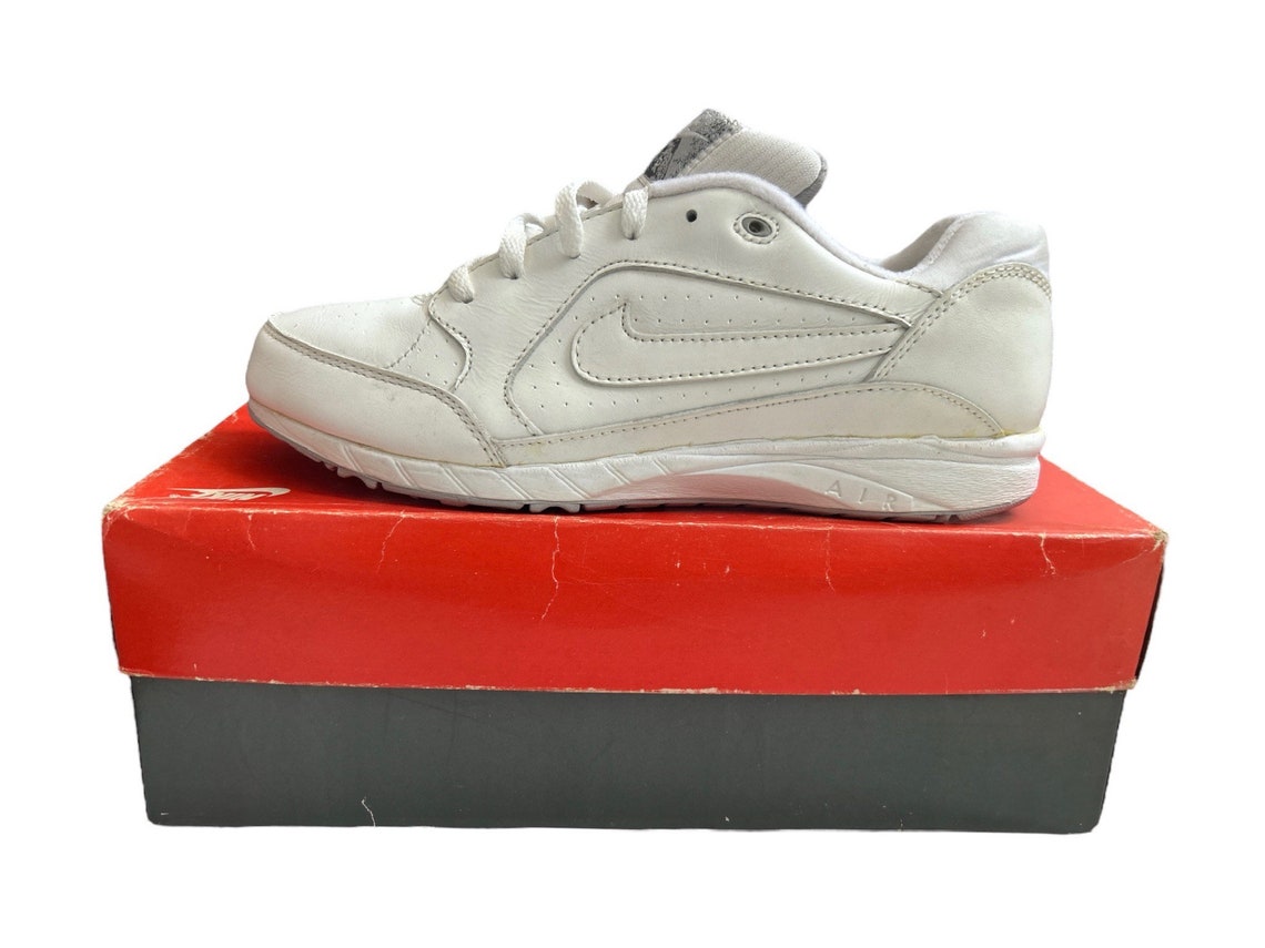 vintage nike air essential sneakers shoes womens size 10 deadstock 90s 1992 NIB, foto 1 di 5