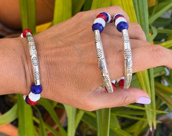 Dainty, Red White and Blue Bracelet, USA Bracelet, America Bracelet, Patriotic Bracelet, Red White and Blue Glass Beaded Bracelet