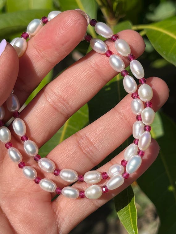 Pearl necklace hot deals