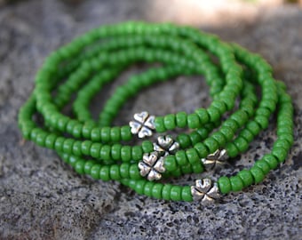 Dainty, Green Seed Beaded Bracelet with Antique Silver Clover Bead, Green Bracelet, St Patricks Day Bracelet