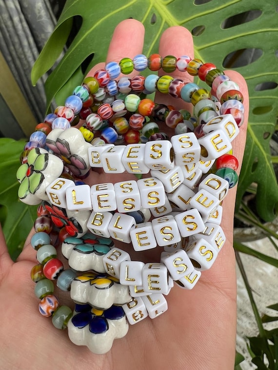 Bracelet Vert Perles Porcelaine Avec Croix Catholique - Neuf Sans Boîte D’origine
