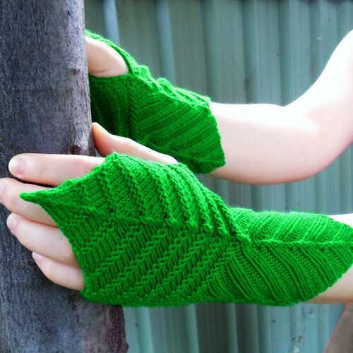 Mirk Wood Mitts - PDF Pattern for Fingerless Gloves - Download Only