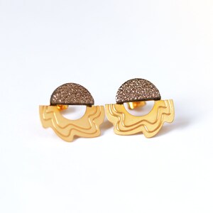 Flower earrings studs, leather touch, glod plated brass DUNE Brun cosmique