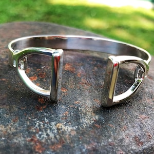 Doppel-Steigbügelarmband, Trensen-Gebiss-Armband, Unisex-Armband, Geschenk für Pferdeliebhaber, verstellbares Armband, Reiterarmband, Reitergeschenk