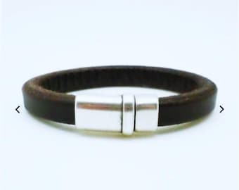 Bracciale da uomo in pelle marrone, chiusura magnetica placcata argento, misura personalizzata