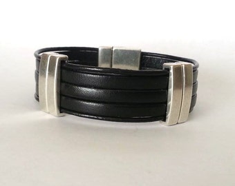 Herren schwarzes Leder, Manschettenarmband, Silberverschluss