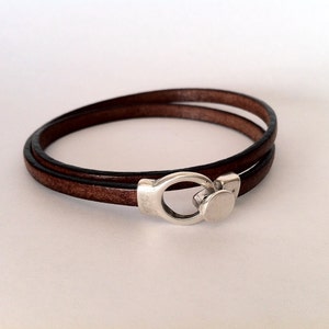 Wikkelarmband, haakarmband, leren armband voor mannen, minimalistische armband, damesarmband, boho-armband, cadeau voor hem