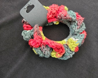 Christmas in July - Crochet Hair Ties (1 single)