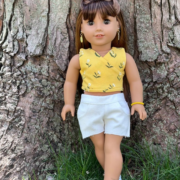 Fits 18-inch Dolls, Off-White Denim Cut Off Shorts for AG Dolls, Pull-On Shorts with Working Front and Back Pockets, Gift for Doll Lovers