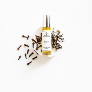 Sylvia Perfume Oil - Fig, Clove, Black Tea, Cedarwood, Cassis