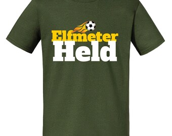 Elfmeter Held – Fußball T-Shirt für Erwachsene, S–XXL