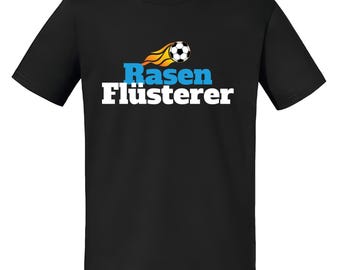 Rasen Flüsterer – Fußball T-Shirt für Erwachsene, S–XXL
