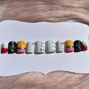 Unhas curtas inspiradas no professor personalizado! Feito sob encomenda.