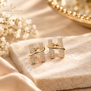 Goldene Kristall-Ohrstecker, geometrische H-Ohrringe, funkelnder Statement-Schmuck, elegante Damenohrringe, perfektes Geschenk für jeden Tag
