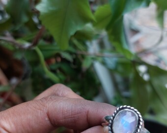 Rosecut Moonstone ring  withViolet Flash