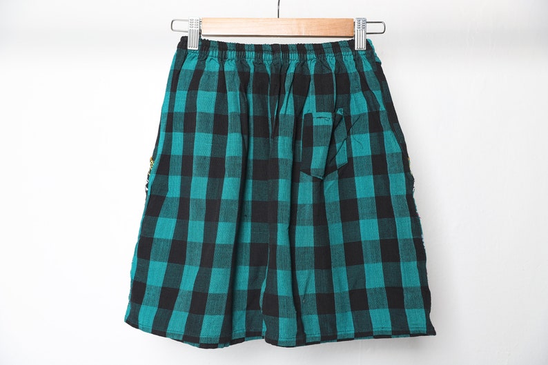 size small vintage GREEN and BLACK ikat southwest vintage 1990s cotton shorts