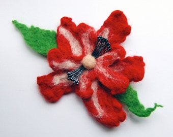 Felt brooch flower pin, red, soft pink and green, valentine present, gifts for her, hair clip, corsage, boho jewelry, girlfriend gift