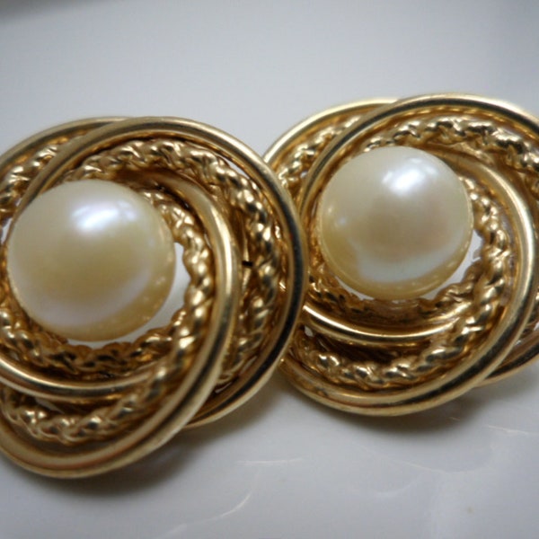 Elegant 14K Yellow Gold Genuine White Pearl Earrings for Pierced Ears,Vintage 4.6grtw; 3/4"W Fancy Setting; 1/4" round Genuine White Pearls