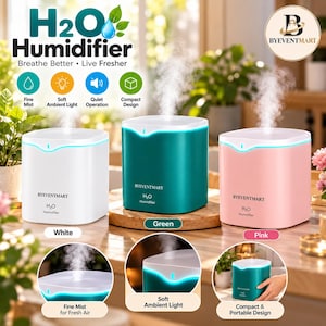 Puede incluir: Tres humidificadores H2O en blanco, verde y rosa, cada uno emitiendo una fina niebla. Los dispositivos presentan un diseño cuadrado compacto con una tira de luz ambiental suave. El texto dice BYEVENTMART H2O Humidifier, con iconos.