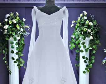 Vintage, 1990's Chiffon wedding gown Empire style Long sleeves with V-Neckling and court train Retro wedding gown