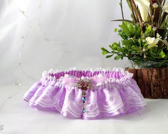 Elegant, chic, and romantic white and lilac garter for Wedding or Graduation Ball, Ideal Gift for the bride, bachelorette party